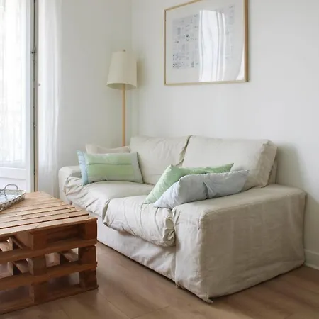 Apartment Through - Place De La Reunion *