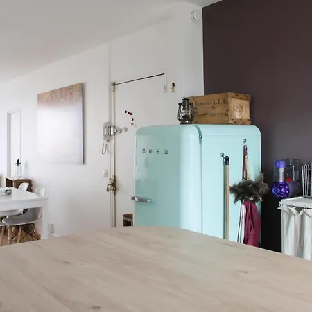 Through - Place De La Réunion Paris