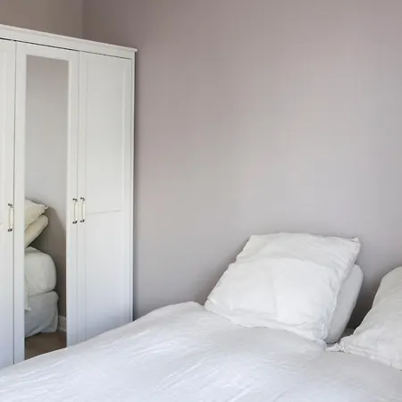 Through - Place De La Réunion Paris