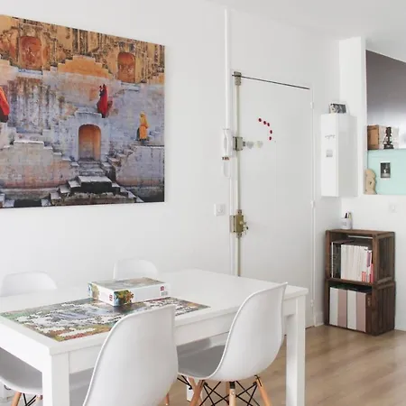 Through - Place De La Réunion * Paris