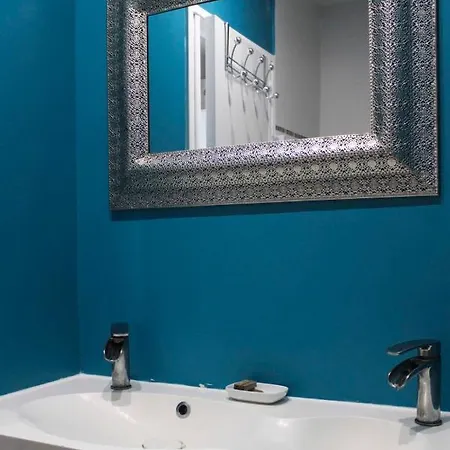 Through - Place De La Réunion * Paris